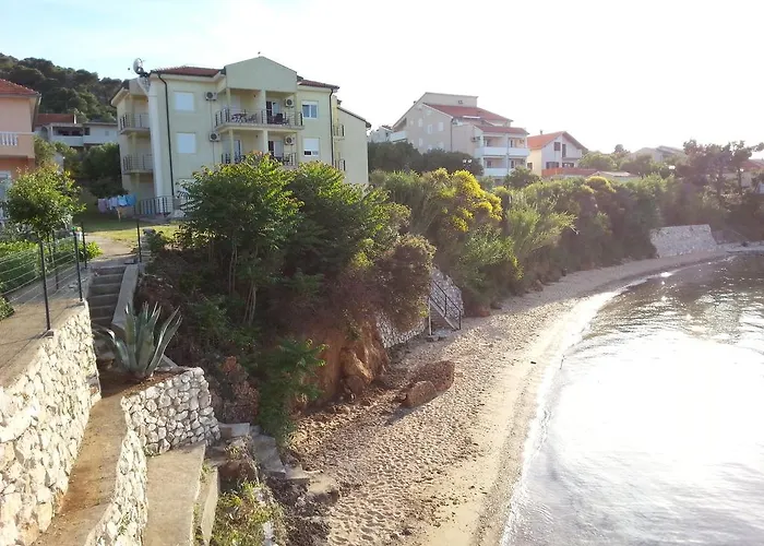 Lukacic Apartman Tkon