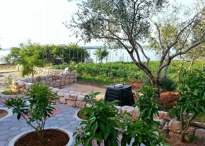 Lukacic Apartman Tkon