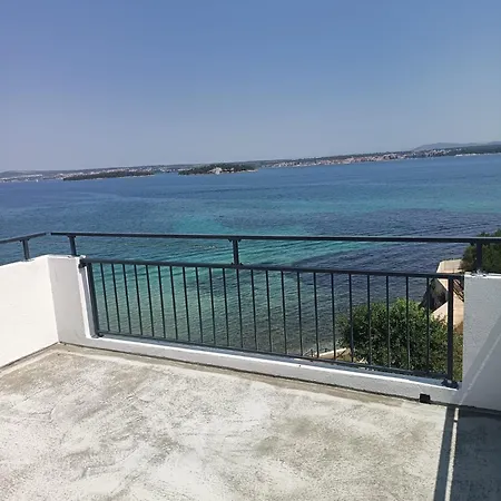 Lukacic Apartman Tkon