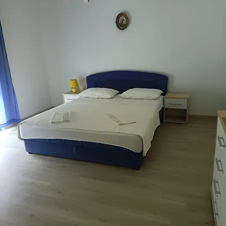 Lukacic Apartman Tkon