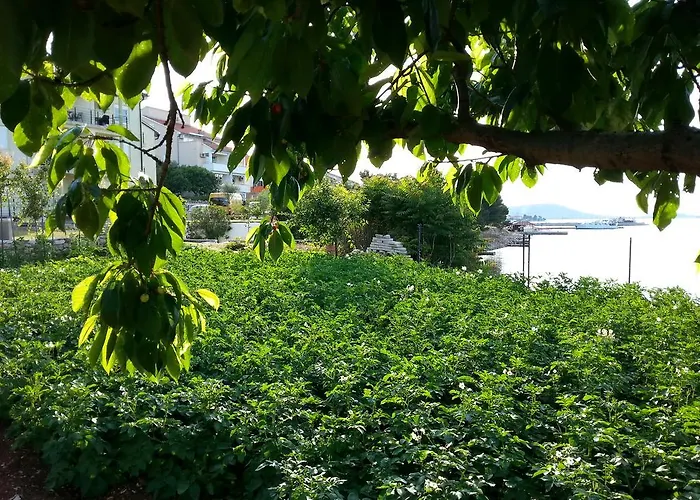 Апартаменты Lukacic Ткон